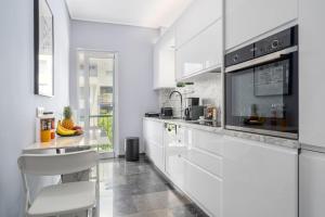 Luxurious 2-bedroom apartment in Voula by South42