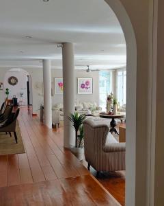 The White House Puncak
