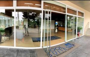 Cozy 1BR Tagaytay Condo Staycation with Balcony, near Sky Ranch, Taal View