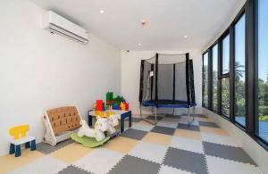 New studio 35sqm, Top floor, BangTao beach