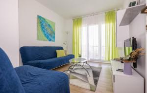 Pet Friendly Apartment In Novi Vinodolski