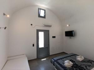 Perissa Economy Rooms