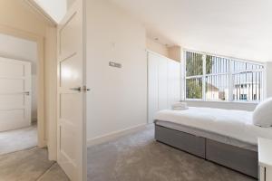 Shore House - Luxury Sandbanks Retreat