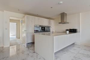 Shore House - Luxury Sandbanks Retreat