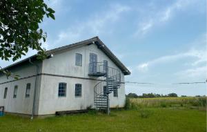 Cozy Apartment In Orø With Wifi