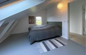 Cozy Apartment In Orø With Wifi