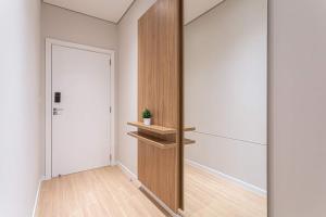 Sky Stays Petra Tower Modern Living - Floor 16