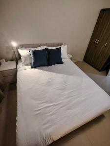 Stylish High-Rise Stay at Jazz Residences Makati