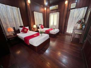 Villa Vieng Sa Vanh Hotel & Travel