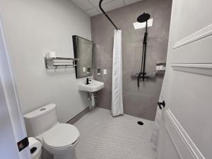 PeachView Studio 103