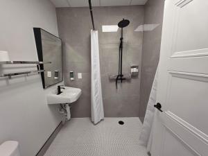 PeachView Studio 103
