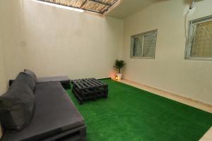Terrasse & Vibe 2BR Calme Fast WiFi 100Mbps