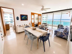 Apartamento en Cartagena con balcon con vista al mar y piscina