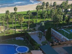 Imagine House right on Magic World beach