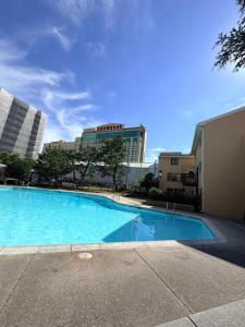 At the Beach Gate Beautiful one bedroom with Pool