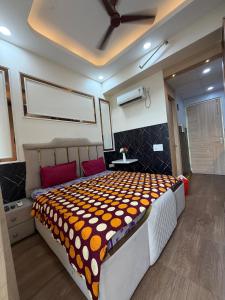 Peacefull stay near expomart by Luxurio Stays