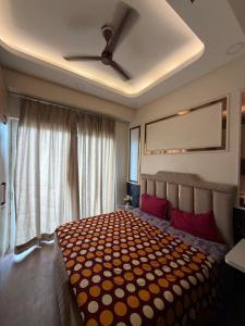 Peacefull stay near expomart by Luxurio Stays
