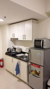 Stylish High-Rise Stay at Jazz Residences Makati