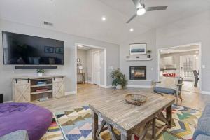 Coler House Cyclist Retreat with Hot Tub