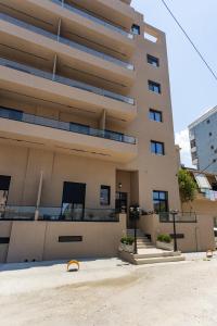 4E Luxury Apartment