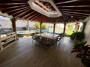 Casa de descanso con alberca y jacuzzi climatizados