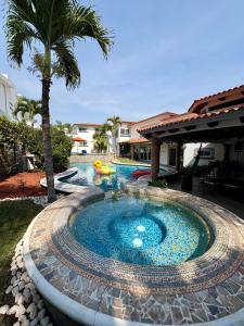 Casa de descanso con alberca y jacuzzi climatizados