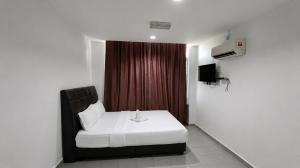 Swing & Pillows - Kuala Selangor