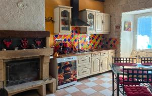 2 Bedroom Lovely Home In Pied-De-Borne