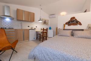 Casetta con terrazzo, giardino e ingresso privato!