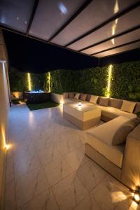 Golden Studio with Hot Tub Terrace