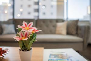 Stylish Modern Apt in LP City