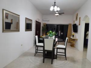 Zee Cameron an exquisite house with modern decor