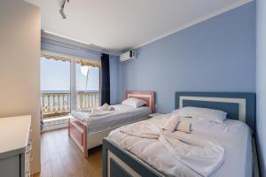 The Azure 2 Beachfront By PS