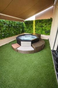 Premium Studio with Hot Tub Terrace