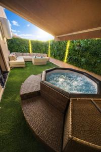 Premium Studio with Hot Tub Terrace