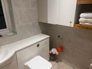 Modern Cosy Private Studio with Free Parking