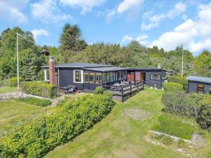 18011-Holbaek-Strandbakkevej-27
