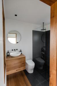 Wood-fired Hot Tub & Sauna, Tiny Cabin in Hunter Valley