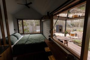 Wood-fired Hot Tub & Sauna, Tiny Cabin in Hunter Valley