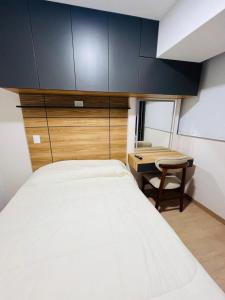 SQ Living-Pool-Coworking-Facing Miraflores