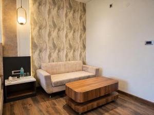Kavin - The Chail Resort