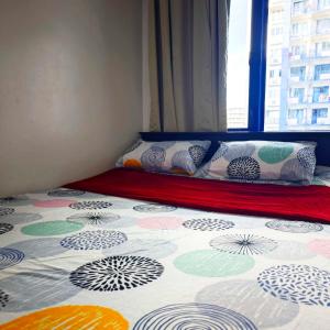 Sea Residences by Fernan Near MOA & NAIA Pool View