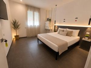 Marea Rooms
