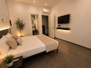 Marea Rooms