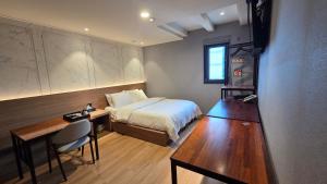 Hotel Cleo