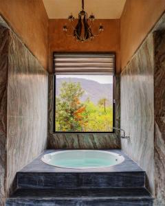 Surya Bagh - A Luxury Hideaway - 5 minutes to Ajabgarh, 10 minutes to Bhangarh & 20 minutes to Tehla, Sariska