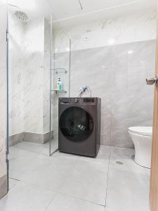 Stylish 1 Bedroom with Balcony & Hotel Quality Bed