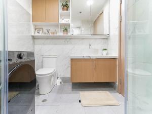 Stylish 1 Bedroom with Balcony & Hotel Quality Bed