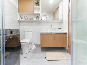 Stylish 1 Bedroom with Balcony & Hotel Quality Bed