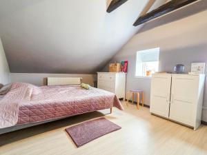 Large cozy, good location, open terrace